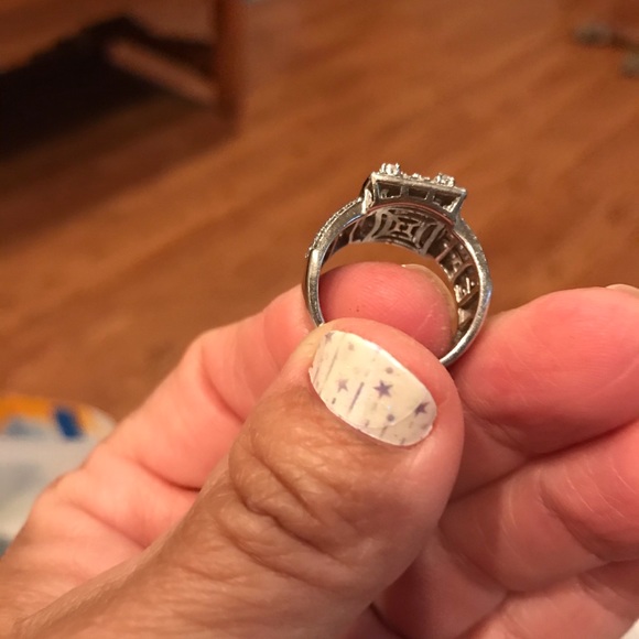 Ring - Picture 3 of 5